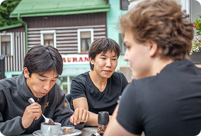 Clients au restaurant